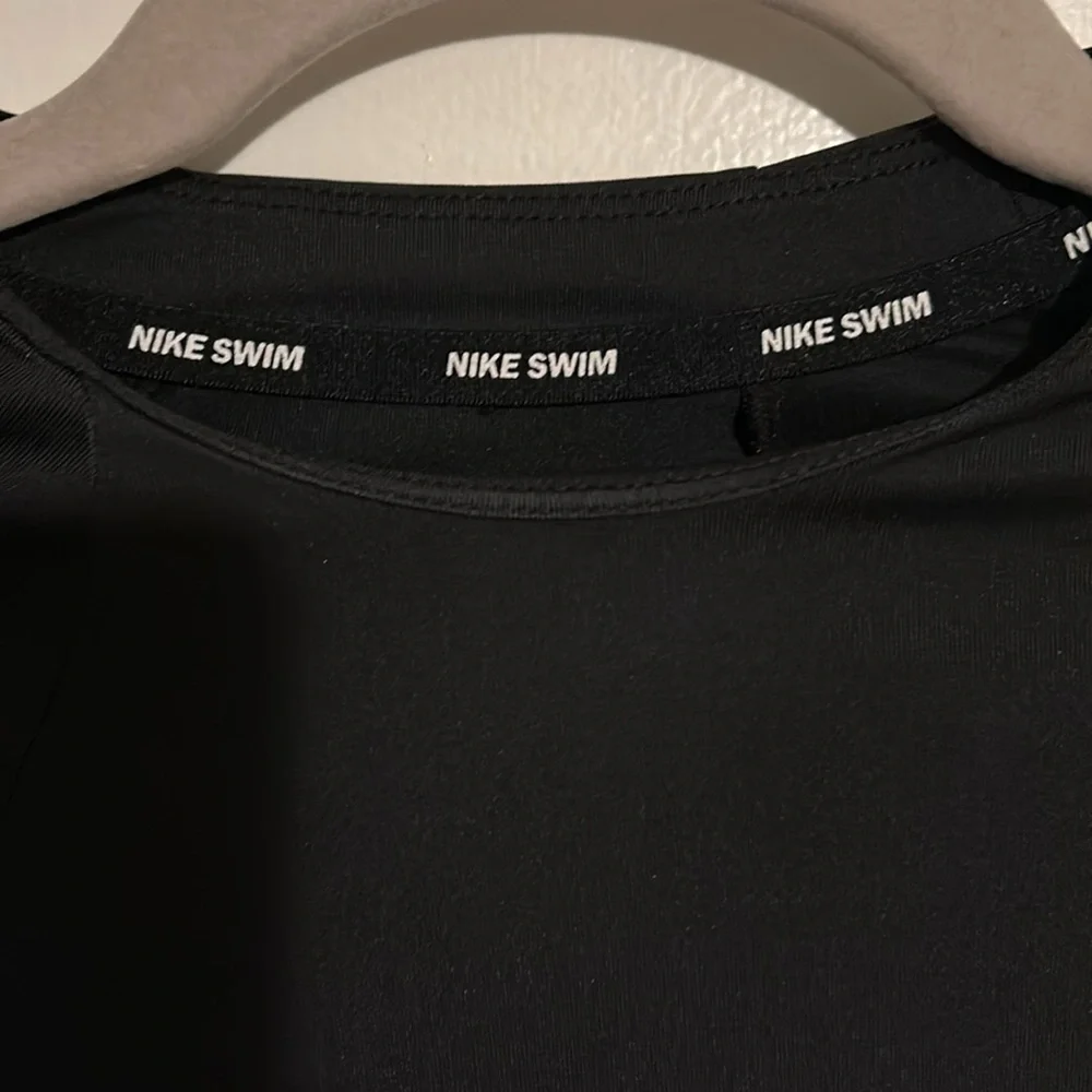 Nike Swim Top Size S - Picture 2 of 3